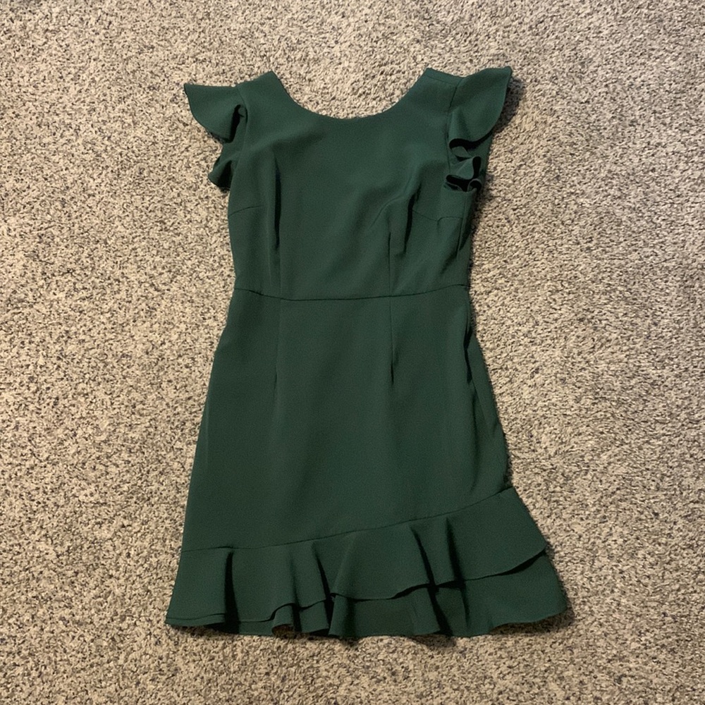 Olive green dress with ruffle shoulder detail. Size large